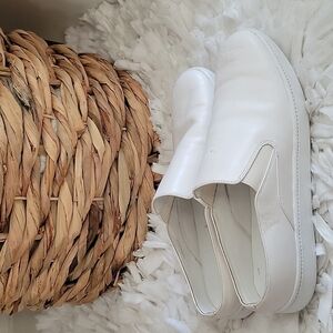 Vince white Slipon Mule Leather sneakers Size 9.5M